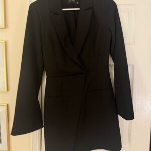 Elegant Black Women's Blazer by [Brand]